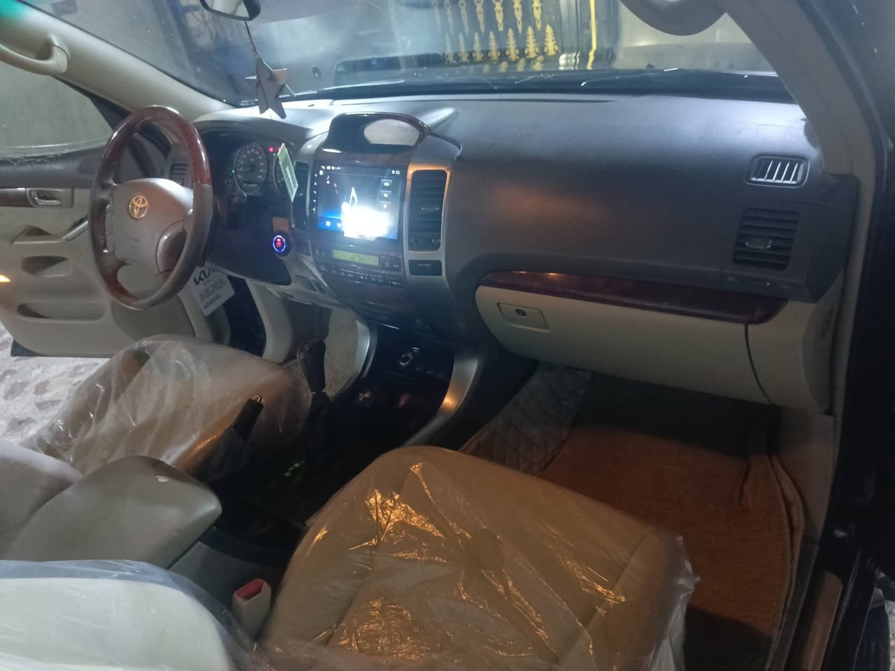 للبيع
سلام عليكم للبيع برادو 8.  فول 6 سلندر كويتيه رقم بغداد بسمي ..      مستعجل عل بيع     بل خير عل صير من نصيبه 
مكاني بغداد ***********.
