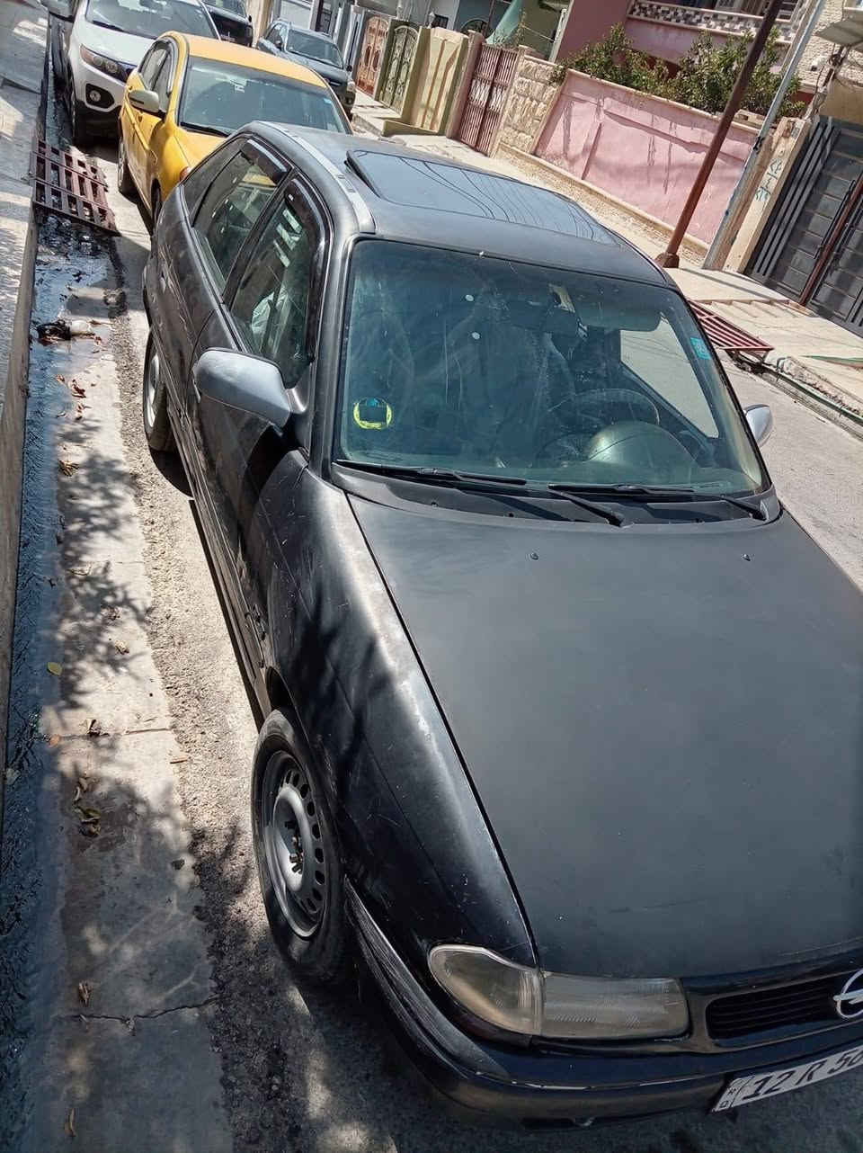 استرا للبيع سياره جاهزه رقم وسنويه جديده شرط تحويل سعرها 35$ مكانها موصل الايسر
***********
