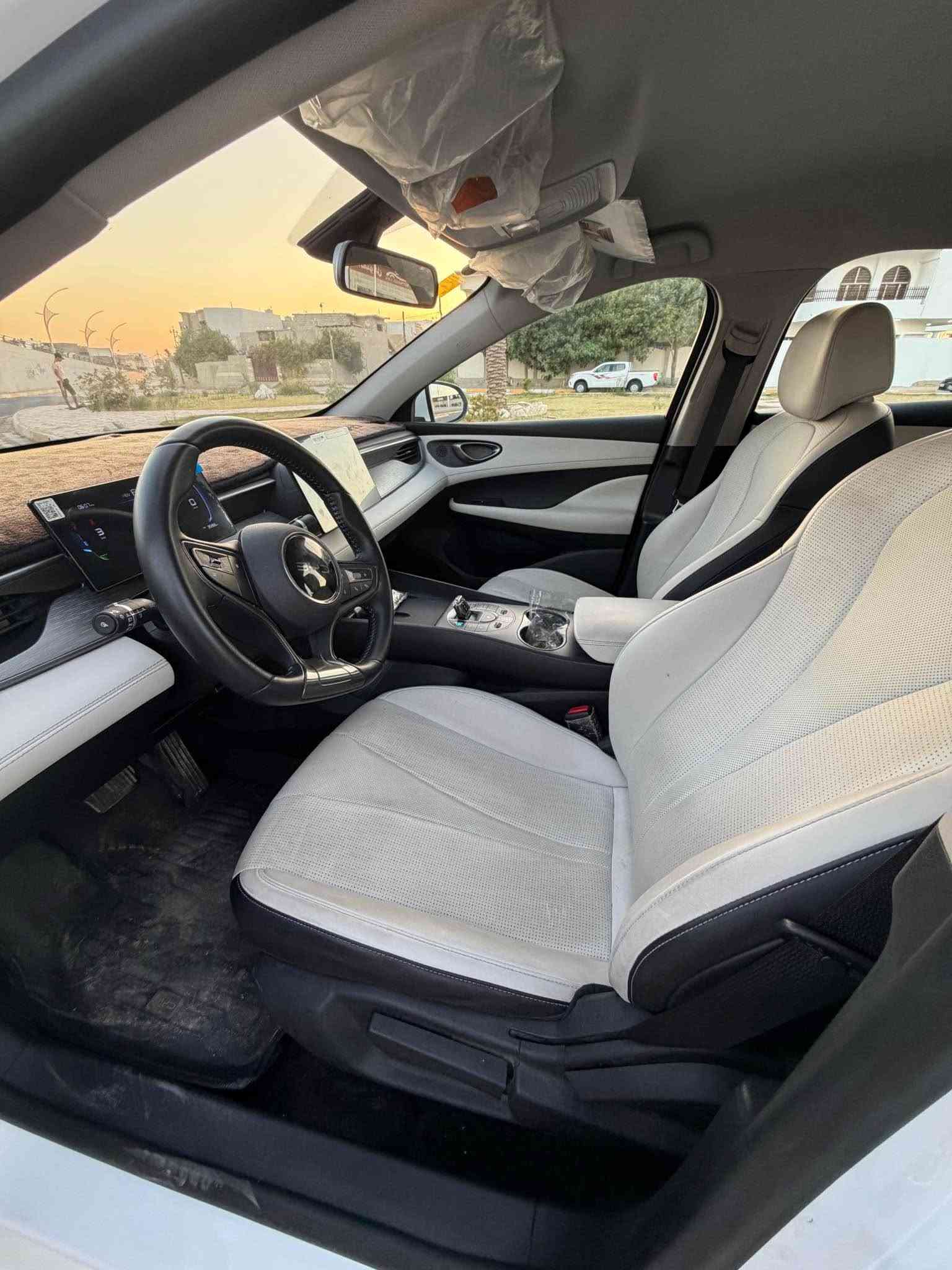سلام عليكم
بي وايدي سيل 5
🚘 BYD Seal 5 HEV

ماشية ٤٥الف كم الكلي – 

✅ داخل أبيض / خارج أبيض
✅ رقم كركوك 
✅ كارت + بصمة تشغيل
✅ أغراض الوكالة كاملة
✅ تشغيل عن بُعد

المواصفات:
🔹 محرك 1500 CC
🔹 بنزين + شحن + هايبرد (HEV)
🔹 دخول ذكي + بطاقة NFC
🔹 مقاعد جلد رياضية باللون الأبيض
🔹 تبريد قطعتين
🔹 Gear Mouse
🔹 بصمة زجاجية
🔹 أنظمة قيادة متعددة
🔹 هاند بريك كهربائي + Auto Hold
🔹 ستيرن رياضي
🔹 كاميرا خلفية
السعر/ 133 مجال بسيط
📍 الموقع: كركوك
📞 للاستفسار:
*********** كركوك, العراق
