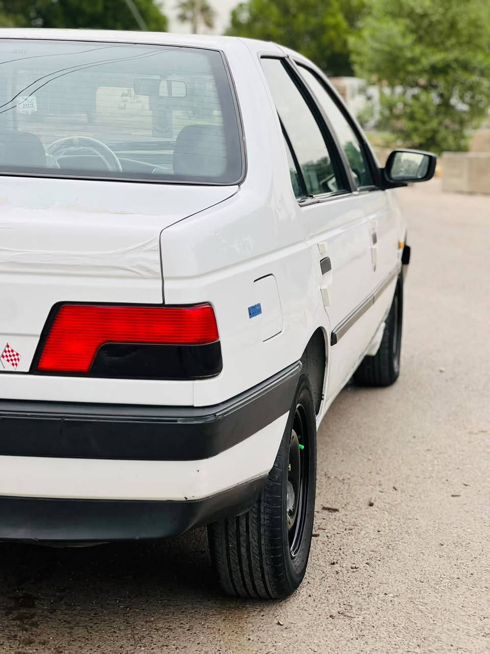 موديل ٢٠١٢ • ماشيه ٩٧٠٠٠ • صبغ فقط