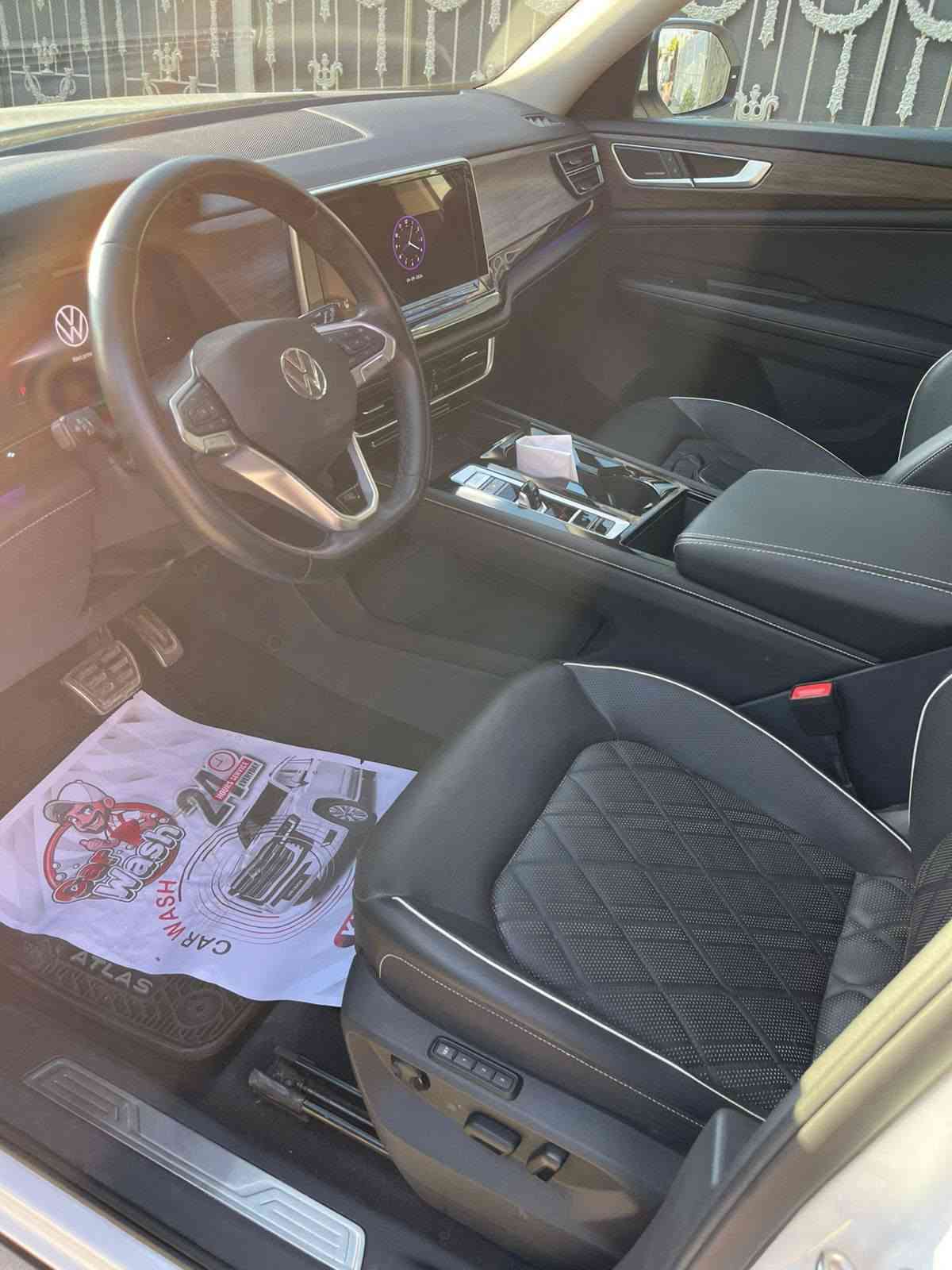 السلام عليكم ورحمة الله وبركاتة 

VolKswagen  Atlas SEL Premium R_Line  2024

عداد المسافة : 29000 الف مایل 

ضرر : فقط جاملغ وشويه بنيد بدون داخل شرط فحص

ارباك ضارب 

دعامیە مبدل بلاد شريكا 

اعلی المواصفات  atlas 1/1 :

سقف بانوراما

داتاشو 

بصمة تشغيل

بصمة أبواب

تشغيل عن بعد (Remote Start)

صندوق شفط كهربائي

رادار أمامي (تحديد مسار)

رادار جانبي (نقاط عمياء)

رادار خلفي (تحذير من الاصطدام)

كاميرات محيطية 360°

سستم سماعات FENDER

تحكم وضعيات القيادة Drive Modes 

اوتو بارك Auto Park

تبريد مركزي لمس

كشنات ميموري

اناره محيطيه اكثر من 40 لون

كشنات جلد

کشن تدفئة و تبرید

هاند بريك بصمة

Android Auto 

Apple Car Play 

مانع انزلاق+ABS

شاشة كبيرة لمس

حساسات خلفية+ كاميرا 

تحكمات استيرن

اوتو ستارت Auto start 

اوتو ستوب Auto Stop

السياره  رقم بغداد بااسمي

مكان: بغداد 

رقم:  ***********

سعر صور حادث خاص
