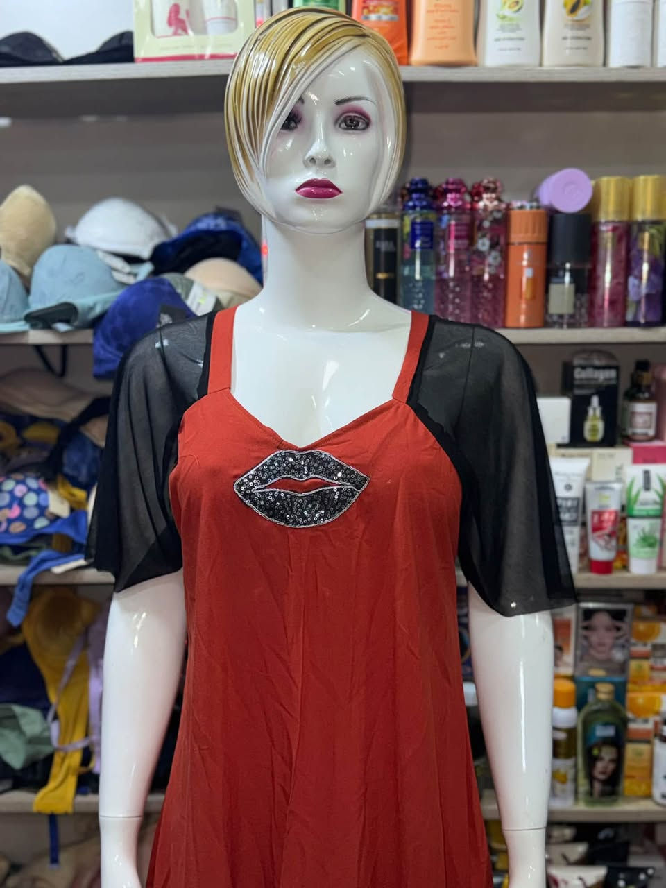 بنات توفر بكوزمتك شهد
سعر الدشداشه 13 فقط 🤓😁

