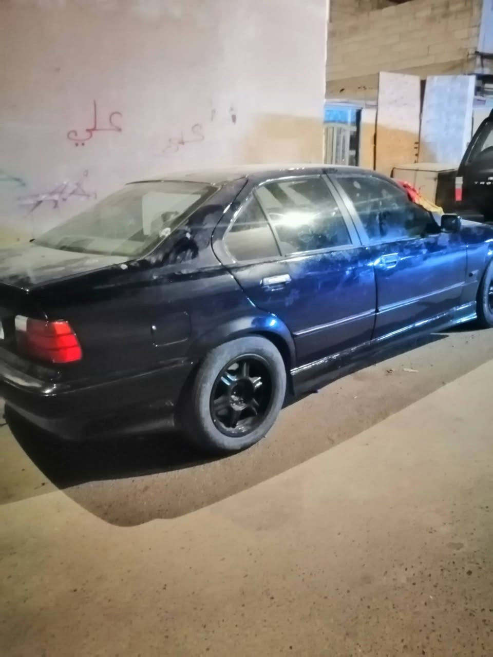 السلام عليكم بي البيع موديل وتسعين الون نيلي كير ومكينه شرط صار شهر ونص من طلعت من الصبغ المكان الحسينيه الرشديه فدوه الموشراي لايتعبني 33//***********

نص مكتوب في الصور:
- مشاعر المحبة