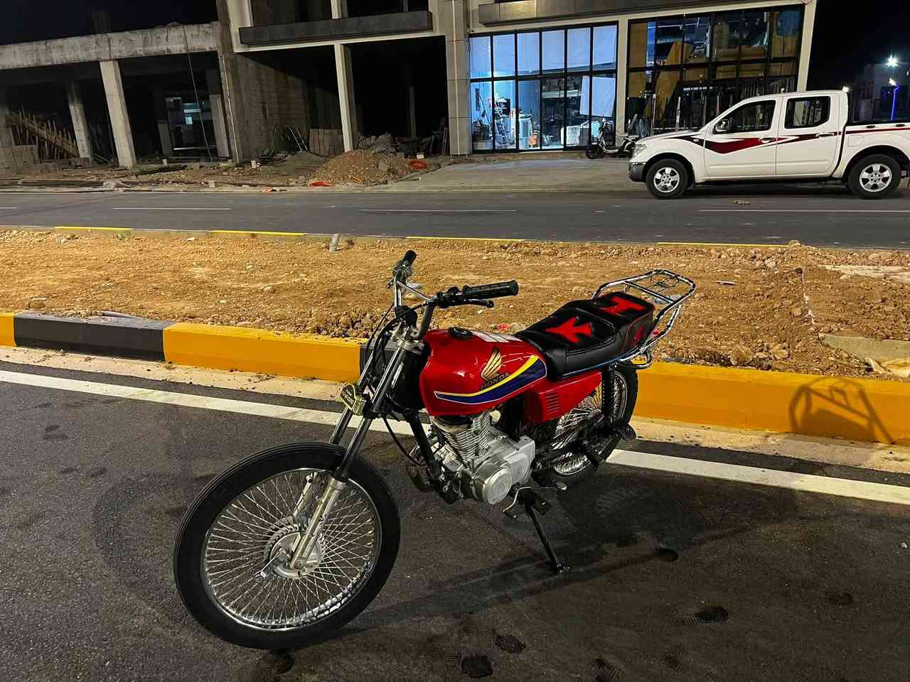 نامی پرۆ 2021 گشت گیانی وەشەرت تەعمیر دەست خۆمە
ماشاءالله تە بڵەی بەقەوەتو مەزبوتە بێ مەسروف
مەکینە 125 مەکینەو گێڕی بەشەرت نە سەرف نە دەنگی هەیە 
دوو تایە و ویلی لۆک بیلادی لەژێرە کورتو موختەسەر ماتۆڕێ جاهیزە 
شوێن ~ کەلار 📍
نرخی ~ 350 هەزار و مەجال 💵💸
ژم ~ ***********
