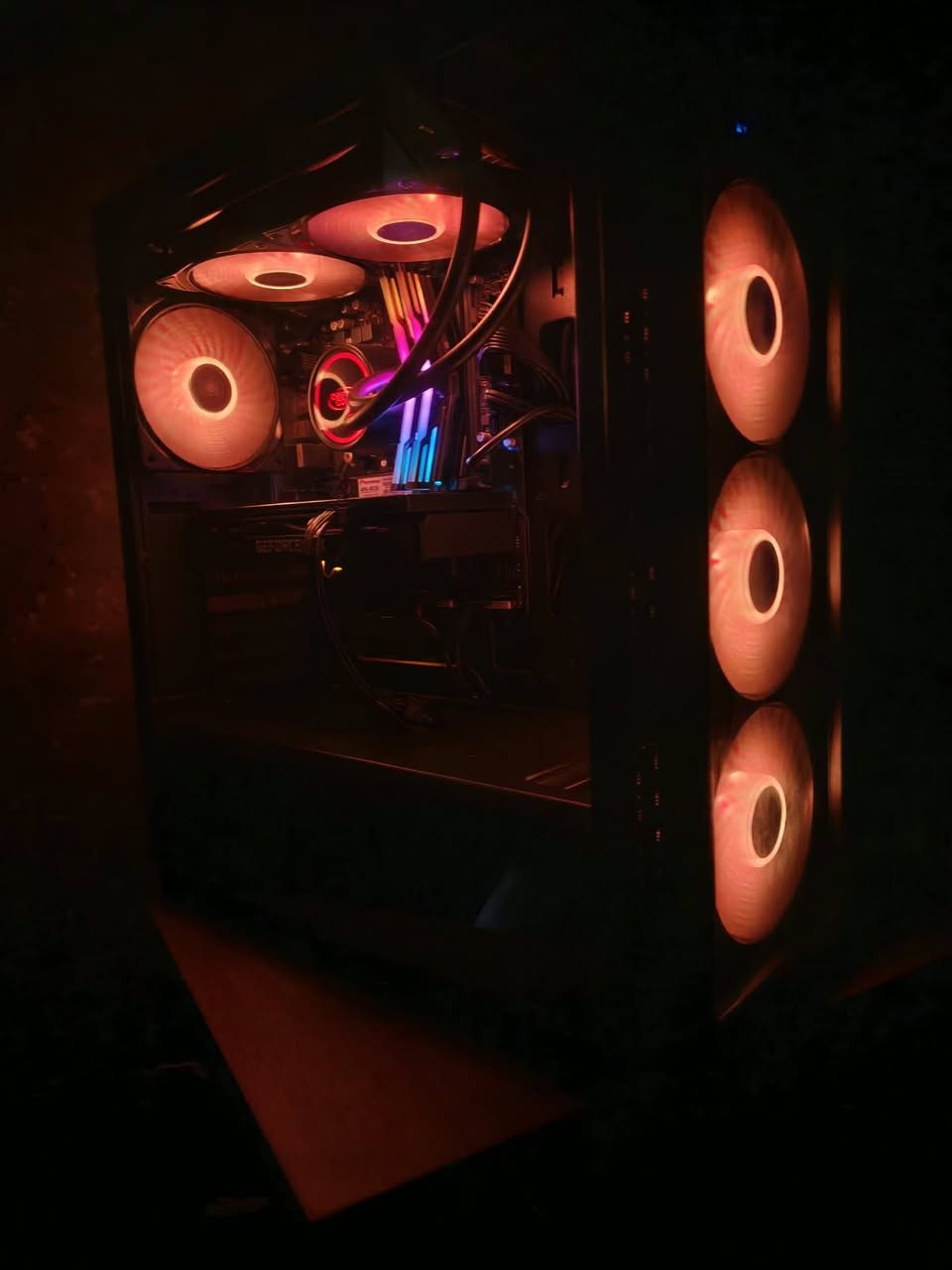 🖥️🔥 PC Gaming للبيع — 775,000 د
مواصفات الجهاز:

🔹 CPU: Intel Core i5-10400F
🔹 RAM: 16GB DDR4 3600MHz
🔹 Storage: 512GB M.2 SSD + 4TB HDD 💎
🔹 GPU: RTX 2060 12GB VRAM 🔥
🔹 Case: DeepCool
🔹 Power Supply: DeepCool 750W ⚡

🎮 جهاز مرتب وجاهز للألعاب والاستخدام اليومي.

💰 السعر: 775,000 دينار

📍 الموقع: بغداد - مدينة الصدر قطاع 38
متوفر توصيل 
📞 للتواصل: ***********
