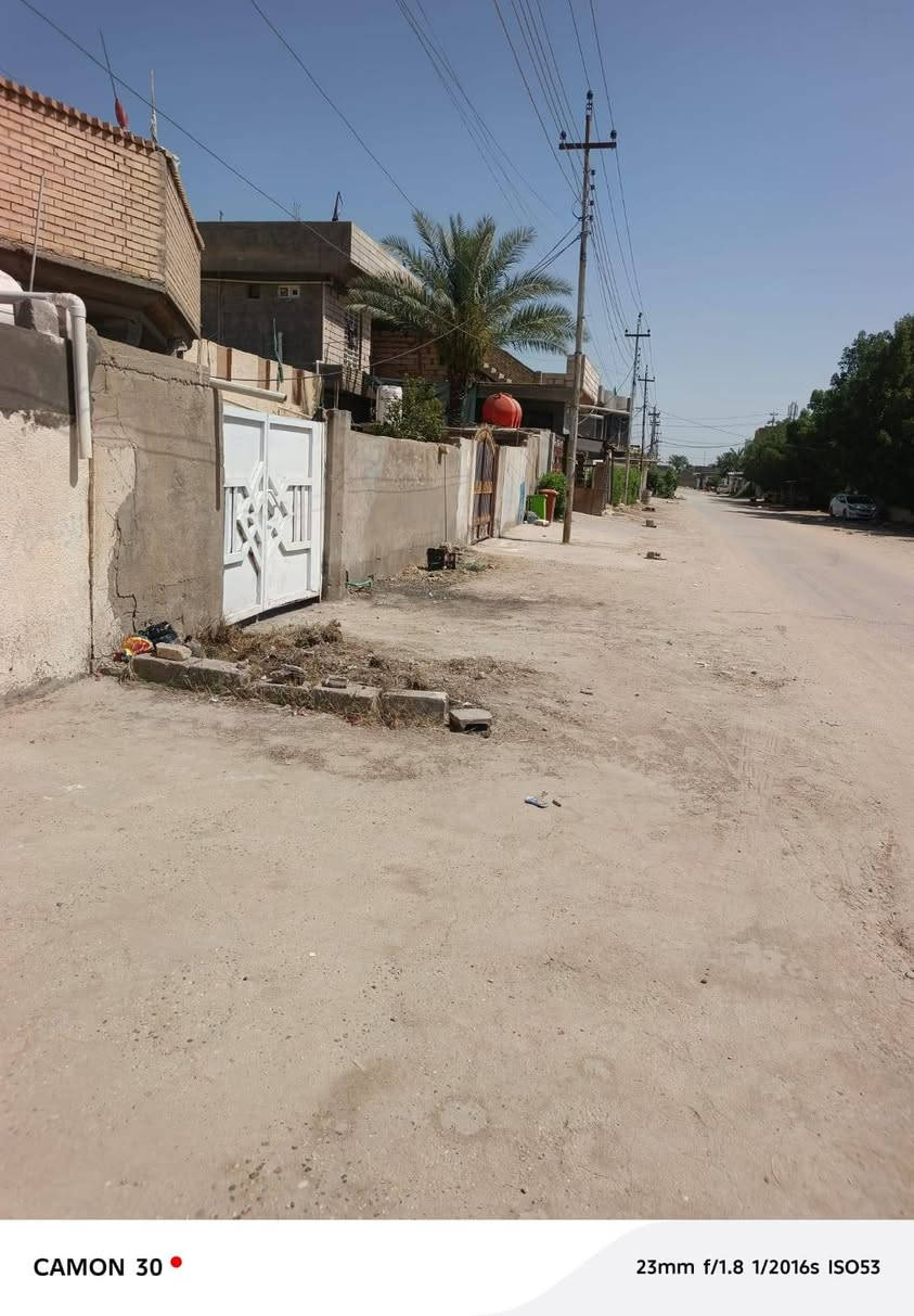 بيت بحي الرسالة قرب مدرسة بغداد طابق واحد طابو صرف سعره ٨٠ وبي مجال 
للاستفسار الاتصال بالرقم
***********

نص مكتوب في الصور:
- CAMON 30  23mm f/1.8 1/2016s ISO53
