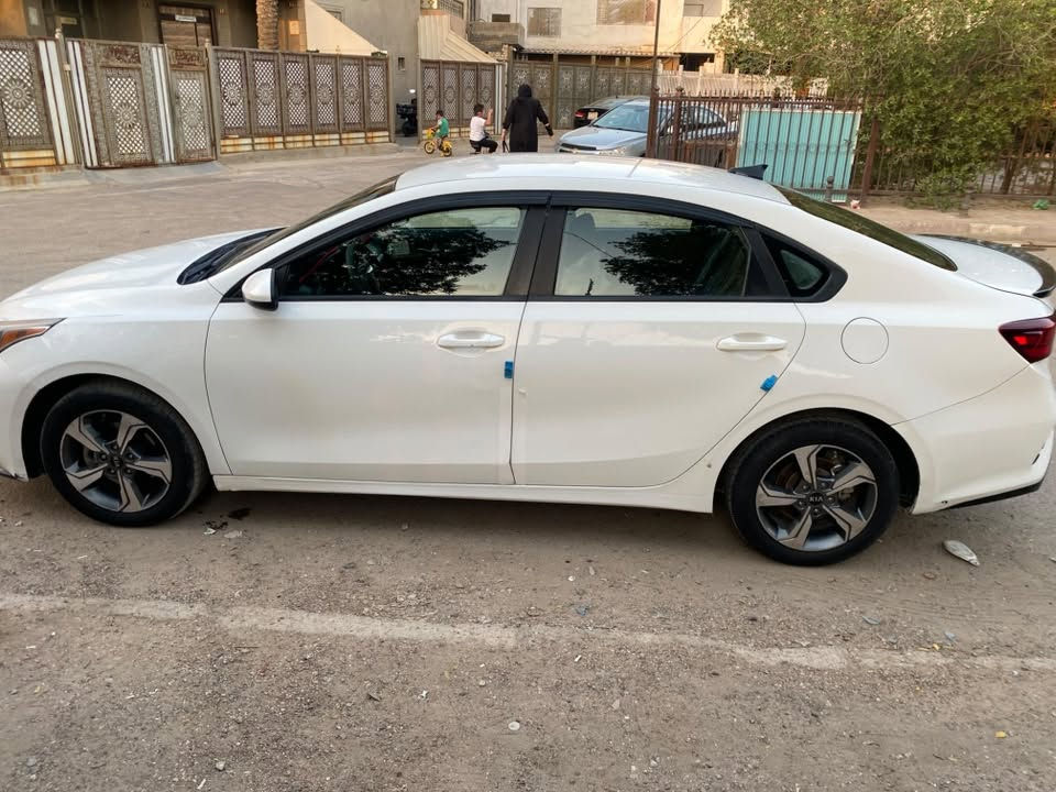 السلام عليكم
للبيع فورتي 2019
ضربتها موضحه بلمنشور 
مواصفات السياره :مكينه 2000دوش ،تحكمات ستيرن جهتين كروز مثبت سرعه ،تحديد مسار ،شاشه كبيره تدعم الكار بلي ،
السياره خير من الله كير ومكينه وتبريد خير من الله 
مكاني بغداد الجديده 
***********فقط واتساب
