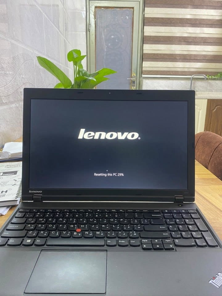💻 لابتوب Lenovo ThinkPad للبيع
🔹 المعالج: Intel Core i5-4200M
🔹 الجيل: الرابع
🔹 السرعة: 2.50GHz
🔹 الرام: 8GB DDR3
🔹 التخزين: SSD Samsung 860 EVO سعة 250GB تقريبًا
🔹 كرت الشاشة: Intel HD Graphics 4600
🔹 النظام: Windows 64-bit
🔹 الشاشة: تقريبًا 15.6 إنش
🔹 كيبورد: عربي + إنكليزي
🔹 الجهاز: Lenovo ThinkPad
🔹 الحالة: يعمل بشكل جيد

☑ مناسب للدراسة والجامعة
☑ مناسب للتصفح واليوتيوب
☑ مناسب لبرامج Office
☑ مناسب للبرمجة والاستخدام اليومي
⚡ SSD سريع في تشغيل النظام والبرامج

💰 السعر: [150] ألف دينار قابل للتفاوض

📍 الموقع: [الامين الثانيه/ بغداد].                            📩 للتواصل: *********** يوجد واتساب
