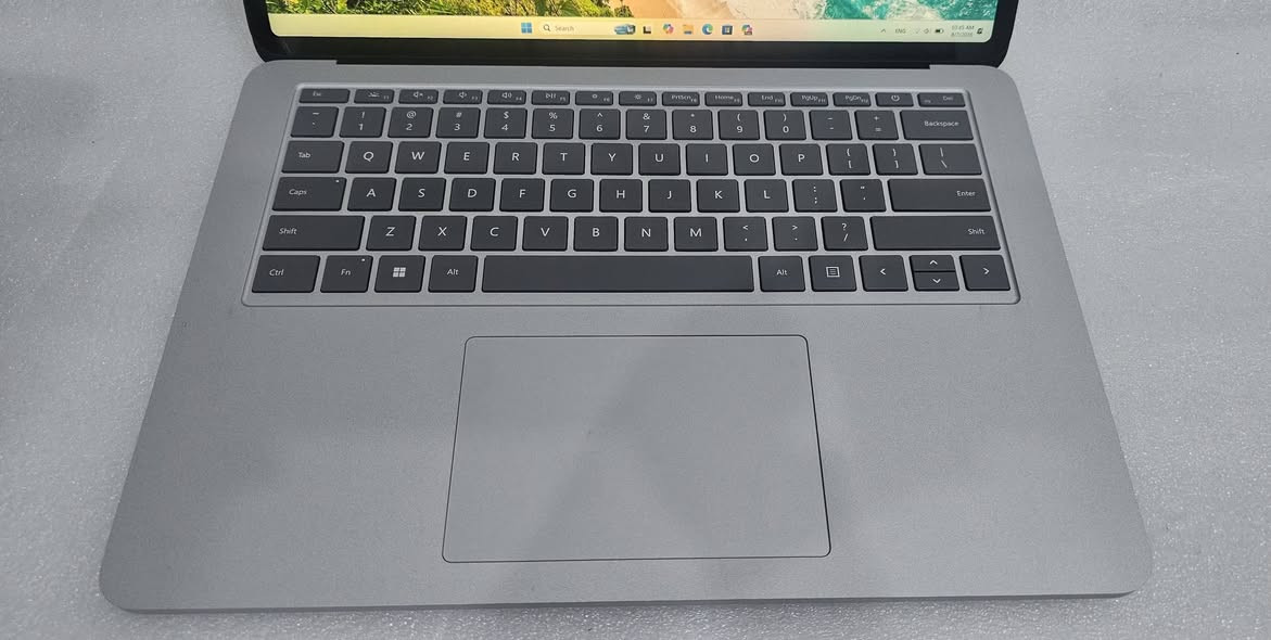 Microsoft Surface Laptop Studio
⚙️ المواصفات:
💠 Core i7 الجيل 11
💠 RAM 16GB
💠 SSD 512GB
💠 كارت شاشة خارجي 4GB
💠 NVIDIA GeForce RTX 3050 Ti

✨ المميزات:
💎 من أفخم أجهزة Microsoft Surface، يجمع بين التصميم الفاخر والأداء الاحترافي في جهاز واحد.

🚀 يقدم أداءً قويًا يناسب التصميم، المونتاج، البرمجة، الهندسة، وتشغيل أحدث الألعاب بكفاءة عالية.

🖥️ شاشة لمس متحركة بتصميم مبتكر تمنحك أكثر من وضع استخدام لتجربة عملية ومميزة.

✨ نظافة الجهاز ممتازة جدًا.

🔋 دورات شحن البطارية 11 Cycle فقط، مما يدل على أن البطارية بحالة ممتازة جدًا وقريبة من الجديدة.

🔥 سعر منافس وما يتكرر
ــــــــــــــــــــــــــــــــــــــــــــــــــــــــــــــــــ
🚚 توصيل لجميع محافظات العراق
💯 ضمان 10 أيام على الجهاز
♦ للاستفسار راسلونا خاص
أو واتساب على الرقم: ***********
