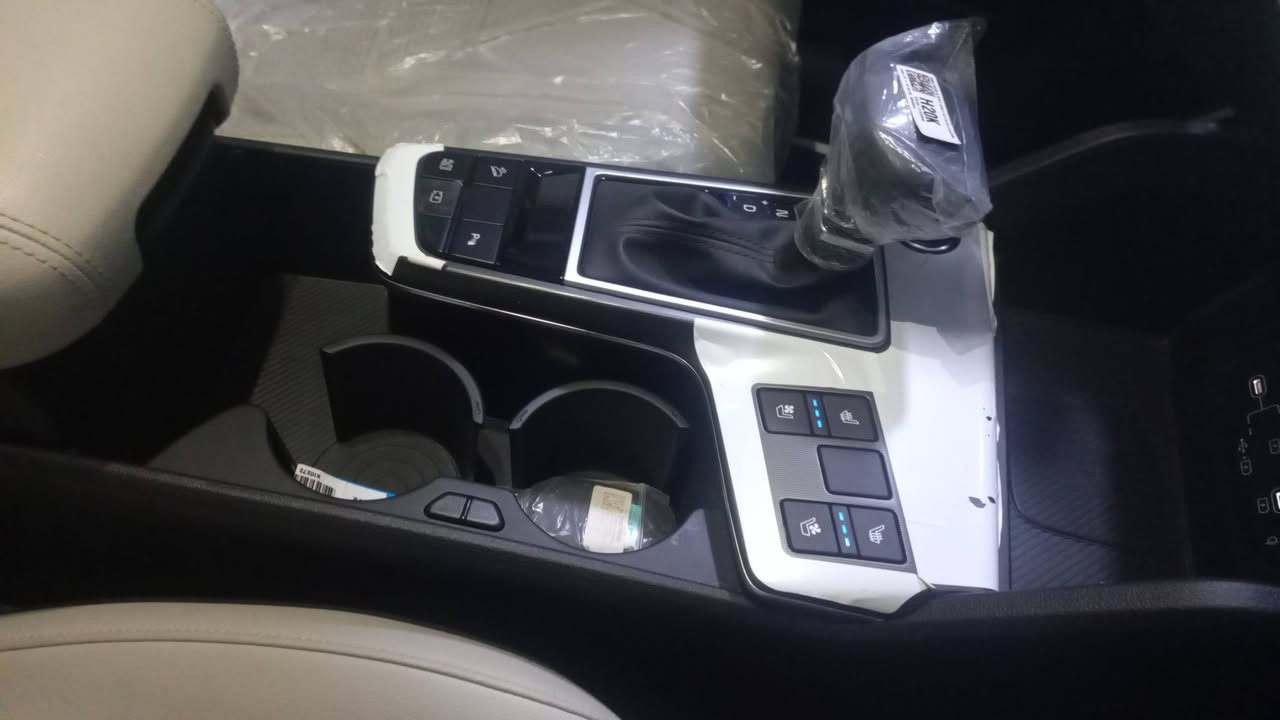 كيا سبورتج موديل 26 ضمان المجموعه الدولية فول داخل ابيض جلد نضام تبريد وتدفه كشنات
بنوراما 6 ايربك كشنات كهرباء

صندوق كهرباء ويل كبير حجم 19 كامره وحده السياره بسمي مرقم بغداد

عداد المسافه 600 بعدى زيرو اخوان السيارة اني مشتريه قبل اسبوع 42 مليون واريده 40500 مليون لاستفسار 

‎***********
