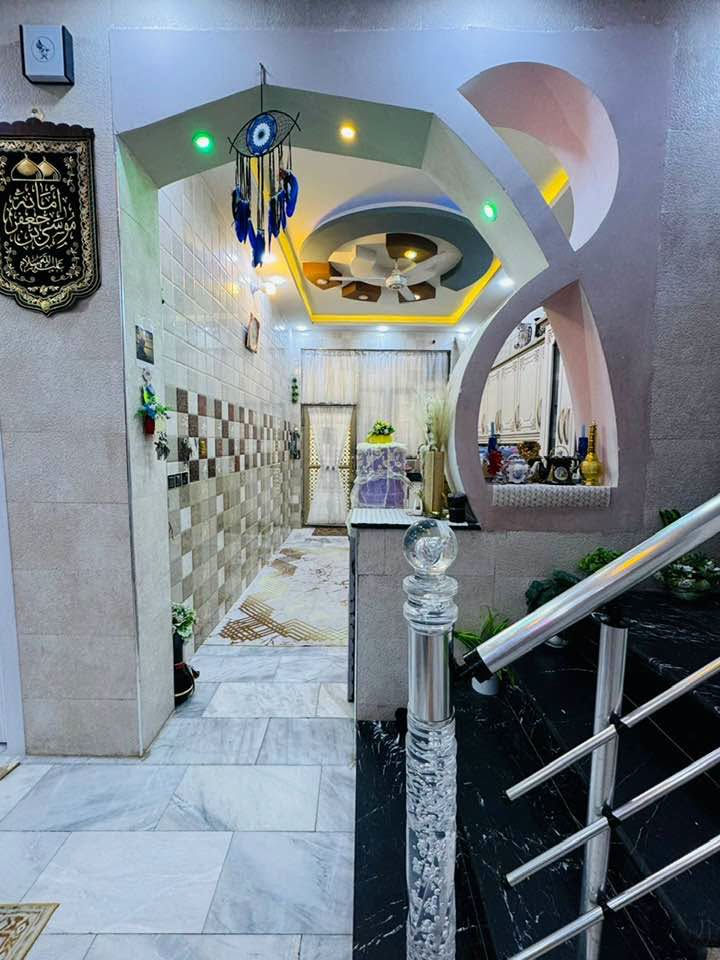 دار للبيـــــــــــــــــــع شارع المواكب 
مساحه 100م طابقين بناء حديث بناء طابوك 
للاستفسار ***********       ♡    ***********
