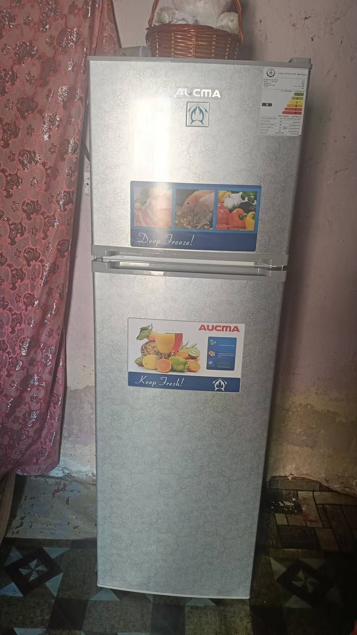 سلام عليكم سبلت البيع طن ونص جديد مادخل تصليح توست ما دخل تصليح مكاني دوانم شارع ستين ثلاجه البيع جديده ماصرله هواي من خذته البيع ***********
