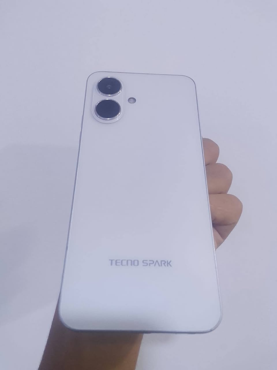 سلام عليكم 

مبايل للبيع 

اسم جهاز tecno spark

شراي يراسني واتساب هاذه رقمي ***********

المبايل مابدله اي شي
