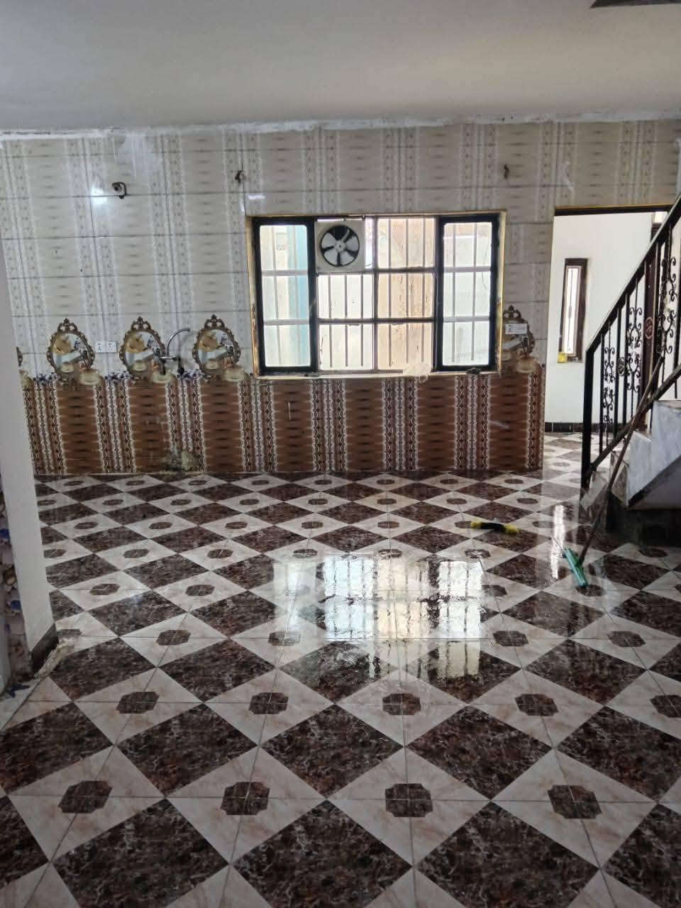 دار للبيع 220 متر  طابقين 📌  طابو صرف 👍🏻بأسم شخص واحد بيع بسعر مناسب
كركوك 📍 حي العروبه

📞 للاستفسار والتواصل (واتساب 📞 ***********

