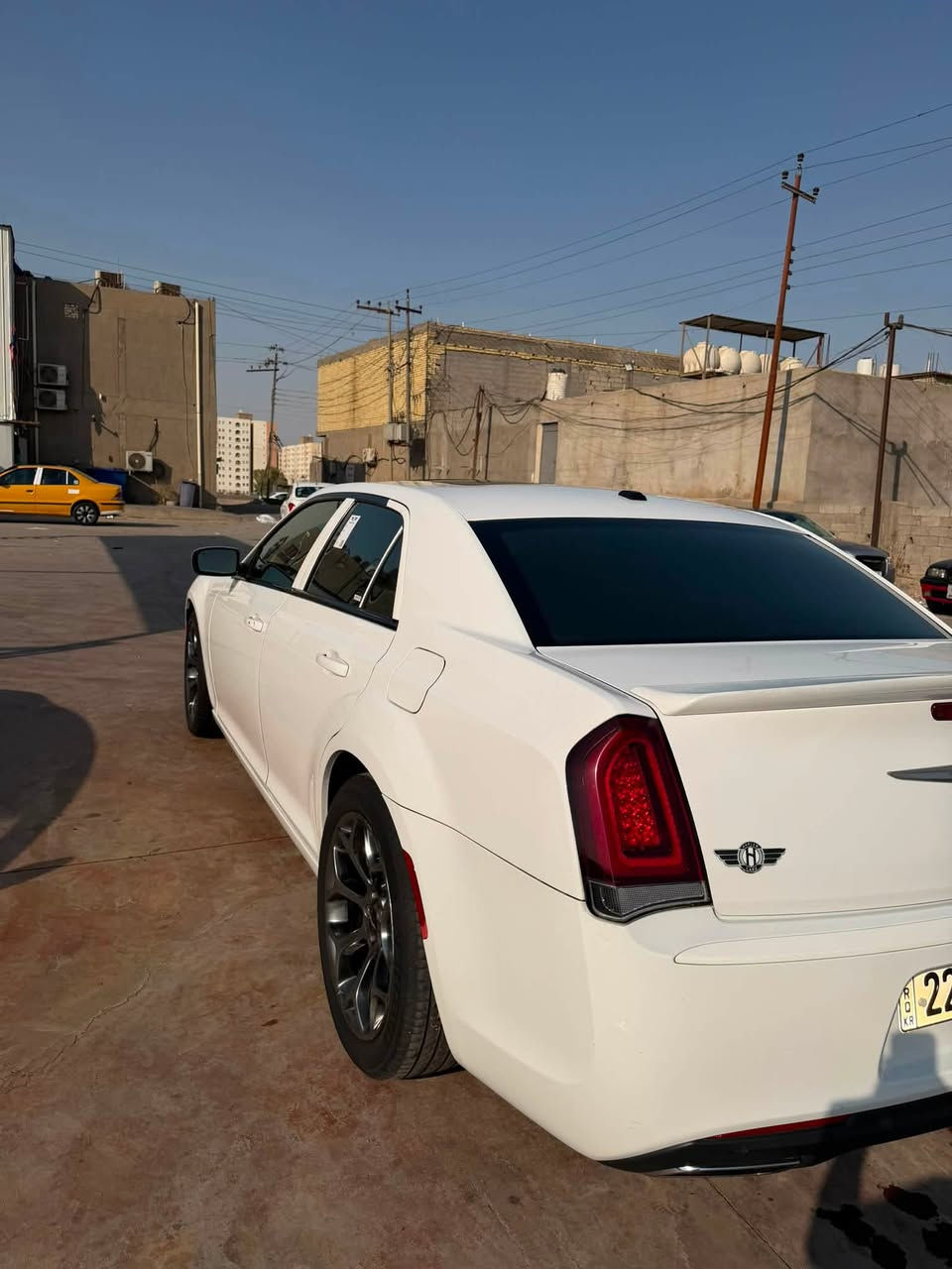 السلام عليكم
كرايسلر c300

  2015

اصل 

كندي 🇨🇦 كلين

رقم اربيل باسمي هزه وتحويل ورقم كله جديد تحويل مباشر سنوية لحد 2031

#الملاحضات موجوده داخل الصور هنا بلعراق صارن ويوجد تكحيل كارت بلبنيد .

#المواصفات كلها واضحه بلصور 

تخم تاير اصلي 

كفاله كير محرك كهربائيات مابيها نقص 

البانوراما مابيها خياس بكد الابره

تو ويل اصل

استخدام شخصي وبدون ايرباك وممخلي بيها نقص ابد

تشغيل عن بعد 

مقاعد جلد تدفئه

2 مقعد كهرباء

بانوراما 

بجم عريض بلاد 

داخل مطعم صاج

ويل 20 

محرك V6 \ 3600

مكاني بغداد مجمع بسماية

سعر السيارة : 212

هـ : ***********

موجود واتساب .
