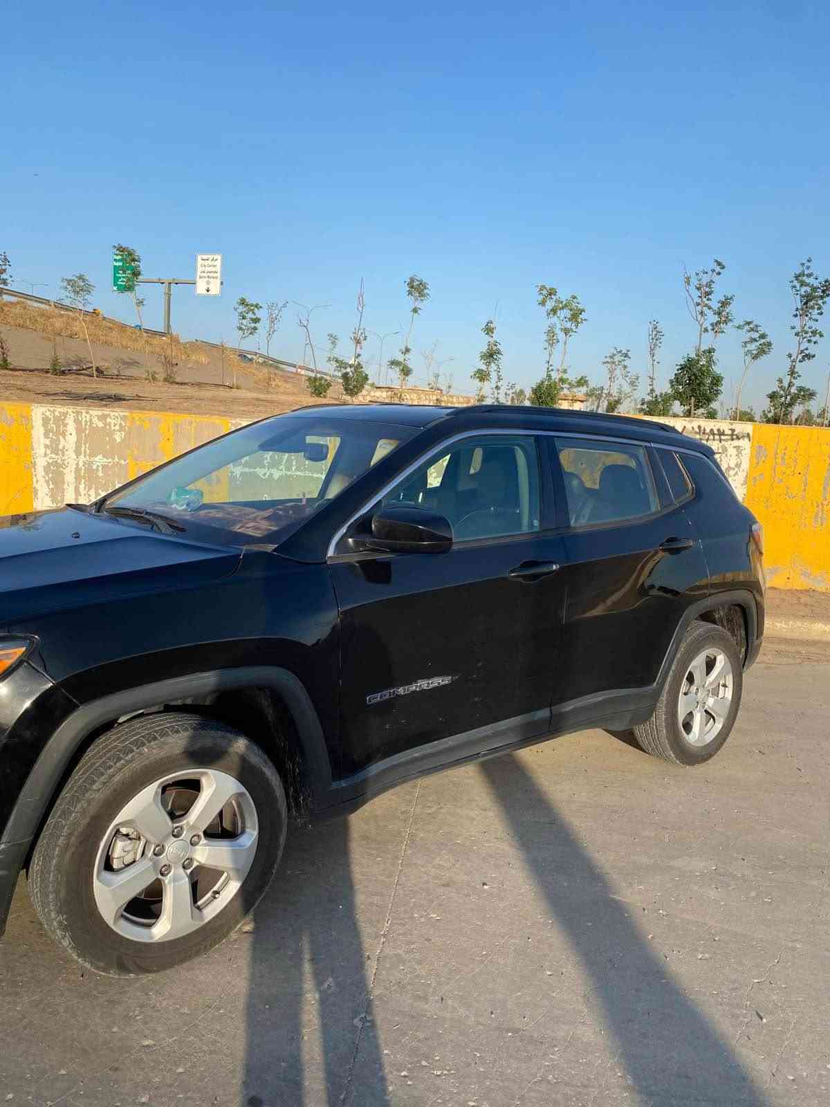 جيب كومباس 
موديل 2020
مواصفات 
دبل اكسل 
تبريد مركزي 
كشنات جلد 
بصمه تشغيل 
صبغ فقط بنبد 
ماشي 111
 سعره 128  وبي مجال 

*********** كركوك, العراق
