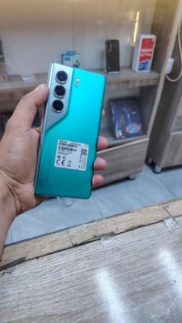 تكنو كمان 40 ابرو 5G عشوائيه  12 ذاكره ٢٥٦ بدون ملحقات السعر ٢٦٠ قفل م...