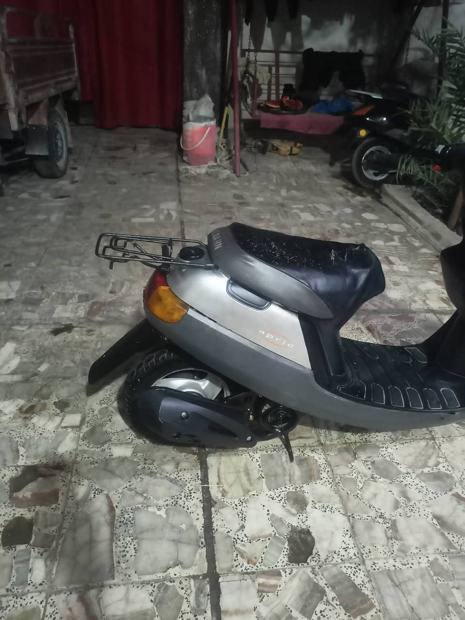 مستعجل عله البيع سعر 265 وبيه مجال قليل                                                                          سلام عليكم دراجه بطه للبيع 2003دراجه نضيفه شلعه قويه مكينه ناعمه كهربائيات كله شغاله لايت هورن قفل ستان قفل جنطه بريكات ثنينهن شغلات تواير نضيفات دراجه كامله اي نقص مابيها اسعر 265وبيه مجال قليل المكان كربلاء حي الشهداء الموضفين قرب مكتب العامري الستفسار/***********/

