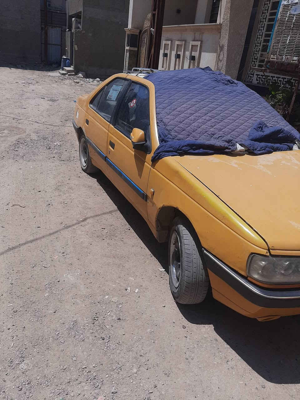 هي السياره البيع بجيو  ٢٠١٢ السعر ٣٠ ***********

