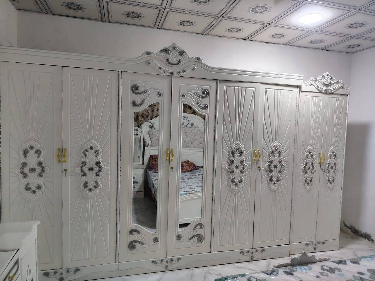من رخصة الادمن 🤍✨️
غرفة اخشاب عراقي تصميم تركي 9 قطع بعدها جديدة ما مستخدمة بس شهرين للتواصل والاستفسار 
***********
***********

