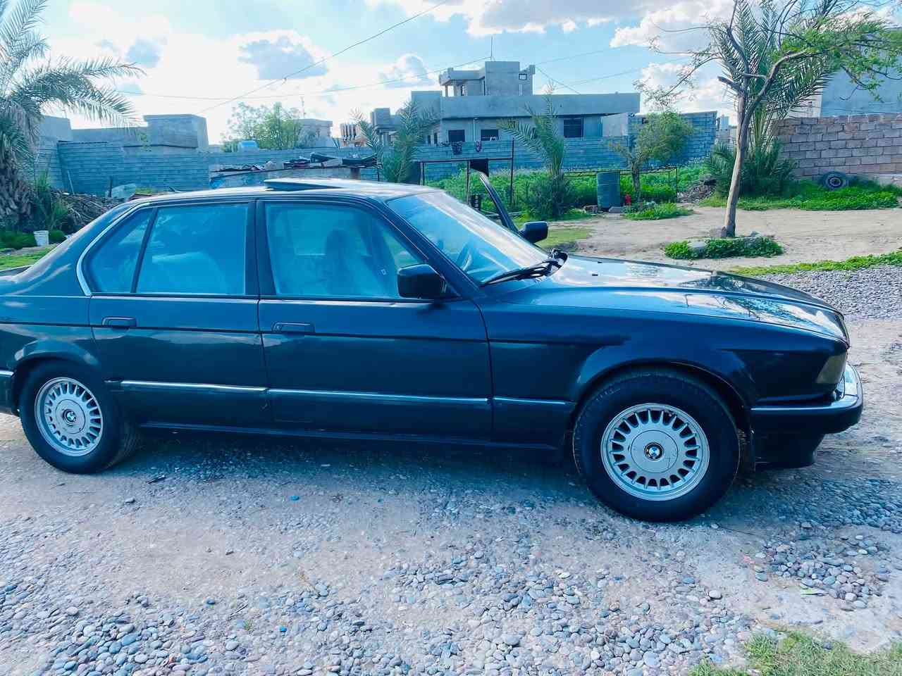 بي ام 730اصل كير ومحرك شرط 
موديل 1992كير عادي رقم صلاح الدين 
دولي بسمي سنويه ل 30هزه جديده 
صدر امامي خلفي زين السياره بيه نواقص بصيطه 
للبيع او المراوس حسب القناعه ***********
