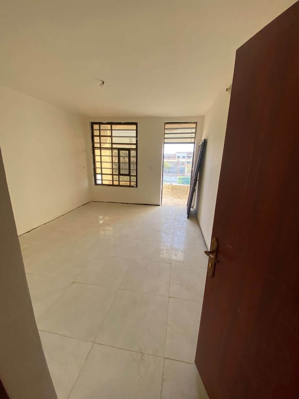 🏠 دار للبيع – فرصة سكن واستثمار مميزة
📍 العنوان: طريق شعب – قرب مرور الحسينية

📐 المساحة: 75 متر
📜 الطابو: ملك صرف سكني
🏡 الدار: طابق ونصف

✨ تتكون من:
• 3 غرف نوم
• مطبخ وحولي
• استقبال
• صحيات

✅ مناسبة للسكن أو الاستثمار
📍 موقع جيد وقريب من الخدمات

💰 السعر: 75 مليون

📞 للاستفسار والتواصل:
***********
