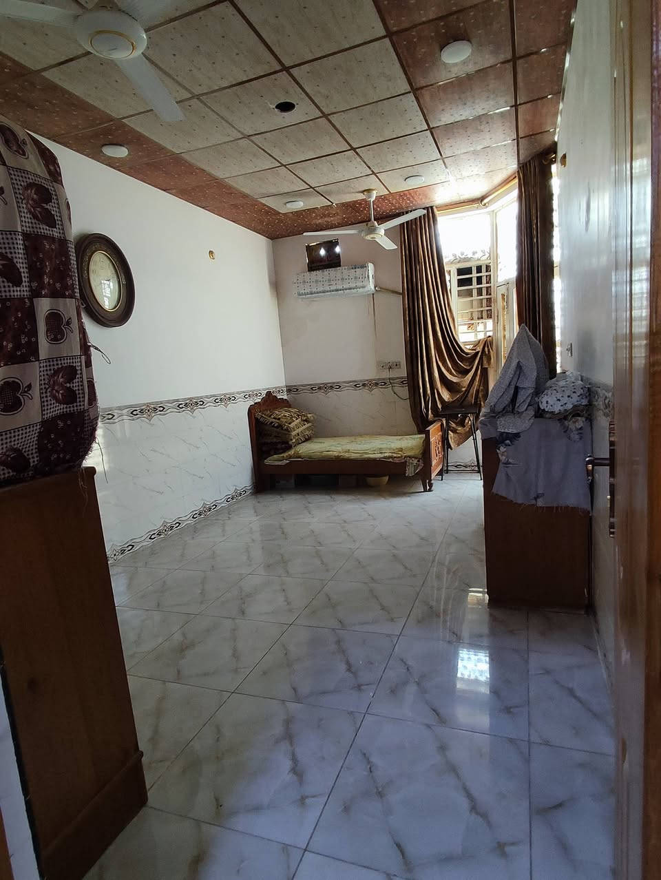 التفاصيل بالمنشور

نص مكتوب في الصور:
- بيت تابو زراعي سند 25 طريق نجف عمود 130 جهة يا حسين شارع الأكاديمية (الزرگه) مساحة 130 متر. سعره 55 وبي وبي مجال للشراي. بيت ملك صو جاهز. شارع مبلط وكافة الخدمات متوفرة. الشراي يتصل: ***********