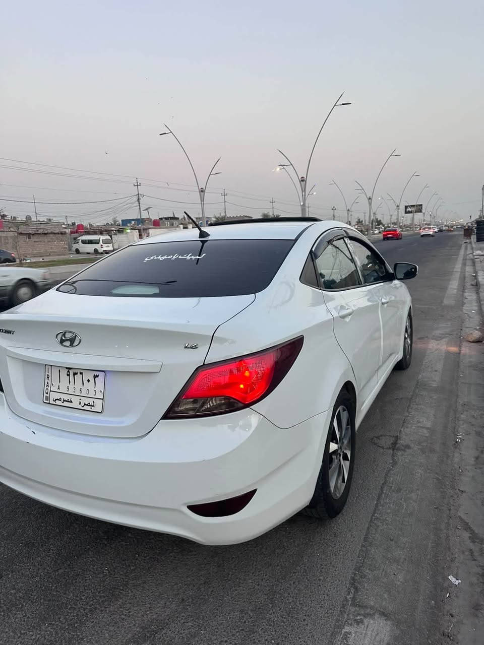 السلام عليكم اكسنت موديل 2018 خليجي 1600 رقم بصره باسمي تحويل مباشر السنوية لـ 2028 كير مكينه حدادية تبريد كفاله السيارة نضيفة مال بيت جاهزة ما ناقصها شي كفاله من الضربة بيها قطعتين صبغ فقط جاملغ وبنيد للاستفسار *********** 
مكاني بصرة حي الاصدقاء 
السعر 102 وبيها مجال للشراي
