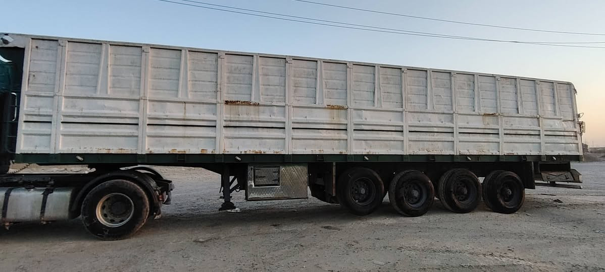 السلام عليكم عربانه للبيع تك تاير 4 محاور 12.60 تايراتها تخم نص عمر مكانها سامراء الاتصال ***********
