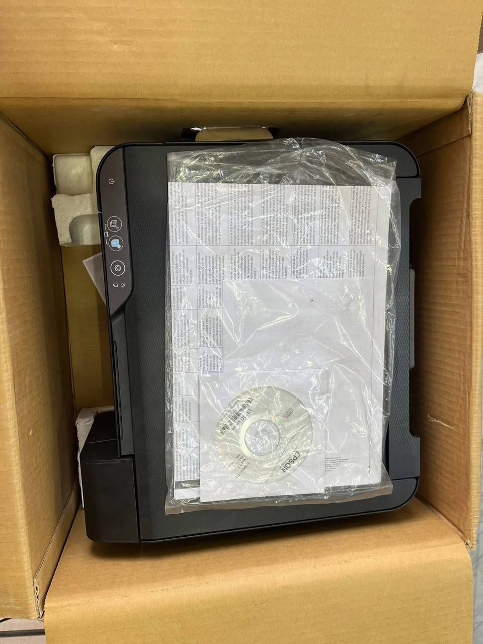 طابعه ايبسون موديل 3210 حقن خارجي اسكنر استنساخ ملون واسود وابيض الطابعه جديده لوك ساحبه 85ورقه بعدها جديده ملحقاتها كامله كيبل تشغيل وكتلوكات وقرص تعريفي الطابعه جديده كلش الطابعه سعرها 150 الف الشراي يتصل على الرقم    تحياتي ادمن ***********
