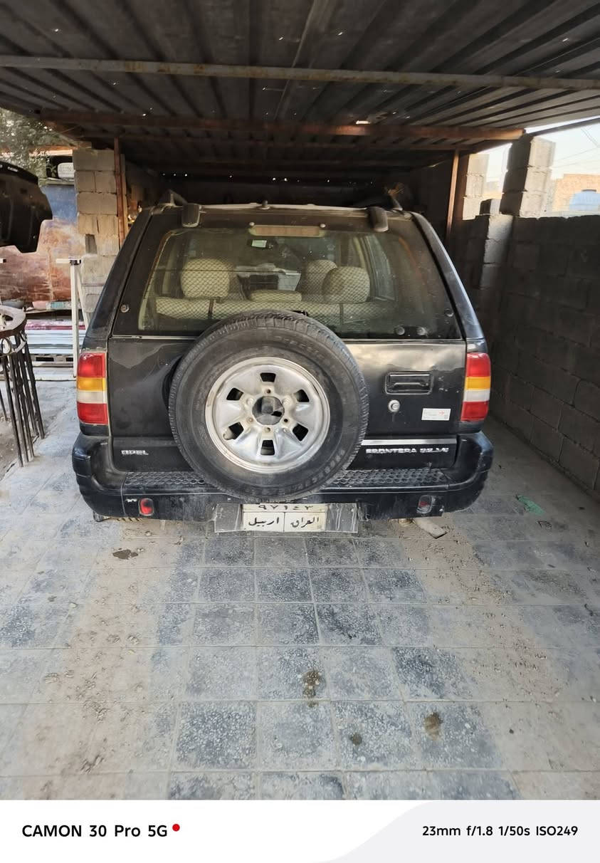 السلام عليكم أوبل مونتيره موديل ٢٠٠٠ محرك سته تدفه تبريد شغال السيارة ابلاديه وارد ياباني  رقم اربيل السياره كامله بس صدرهه نص عمر السعر ٦٥   العنوان بغداد  ***********

نص مكتوب في الصور:
- CAMON 30 Pro 5G
- 23mm f/1.8 1/50s ISO249
- 23mm f/1.8 1/50s ISO328
- 23mm f/1.8 1/50s ISO304
- CAMON 30 Pro 5G 23mm f/1.8 1/33s ISO441