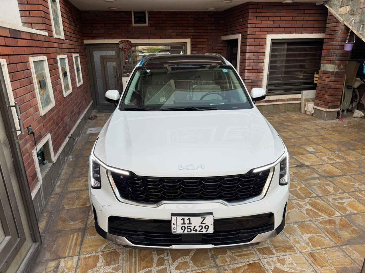 🔥 للبيع – Kia Sorento 2025 🔥

كيا سورنتو 2025 | السعر: 299 ورقة فقط
رقم بغداد | العنوان: الدورة – شارع أبو طيارة
للاستفسار: ***********

💥 السعر مغري جداً ومناسب للجادين

🚘 Kia Sorento 2025 – وارد خليجي – 6 سلندر – Full Option

سيارة مميزة جداً بحالة ممتازة ومواصفات عالية، مع عداد 22 ألف كم فقط، ومكفولة كفالة عامة.

أبرز المواصفات:

• محرك 6 سلندر
• وارد خليجي
• Full Option
• سقف بانوراما
• صندوق خلفي كهربائي
• مقاعد كهربائية
• شاشة إلكترونية كبيرة متصلة
• Head-Up Display (داتا شو)
• تشغيل بصمة
• دخول ذكي بدون مفتاح
• كاميرا خلفية
• رادارات ٣٦٠ 
• شاشة وسطية كبيرة ونظام معلومات متطور
• عداد إلكتروني بالكامل
• إضاءة محيطية Ambient Light متغيرة
• ويلات كروم
• ستائر جانبية
• تحكم بالمقود
• تحكم كهربائي بالمرايا
• حساسات اصطفاف
• مثبت سرعة
• تحكم بالمناخ والتكييف
• أنظمة أمان ومساعدة للسائق
• مقاعد مريحة وتشطيبات داخلية فخمة
• مساحة داخلية واسعة ومناسبة للعائلة
• مواصفات خليجية مناسبة لأجواء العراق

📍 رقم بغداد
📍 الدورة – شارع أبو طيارة
📞 ***********

🔥 299 ورقة فقط – السعر مغري جداً
سيارة نظيفة، مواصفات عالية، وعداد قليل جداً… فرصة تستحق المشاهدة. بغداد, العراق
