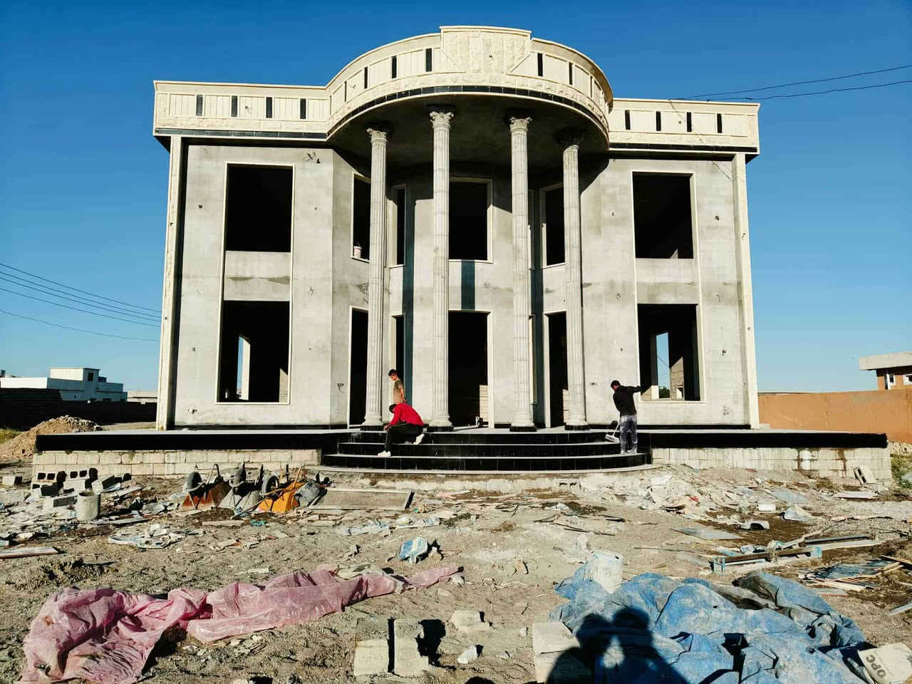 السلام عليكم كادر سيراميك متفرق حالين شرط استلام مهندس واسعار معقوله
الكادر مكتون من ثلث اسطاوات 
 للاستفسار :*********** باداره ابو شنب
