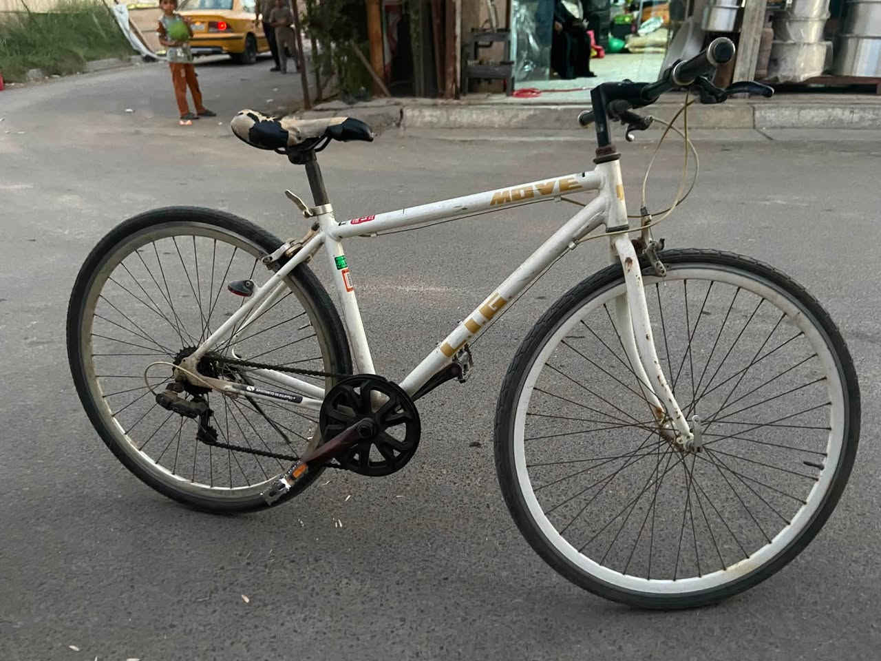 بايسكل c700للبيع
سعر ٨٠ وبيه مجال  
***********
واتساب
