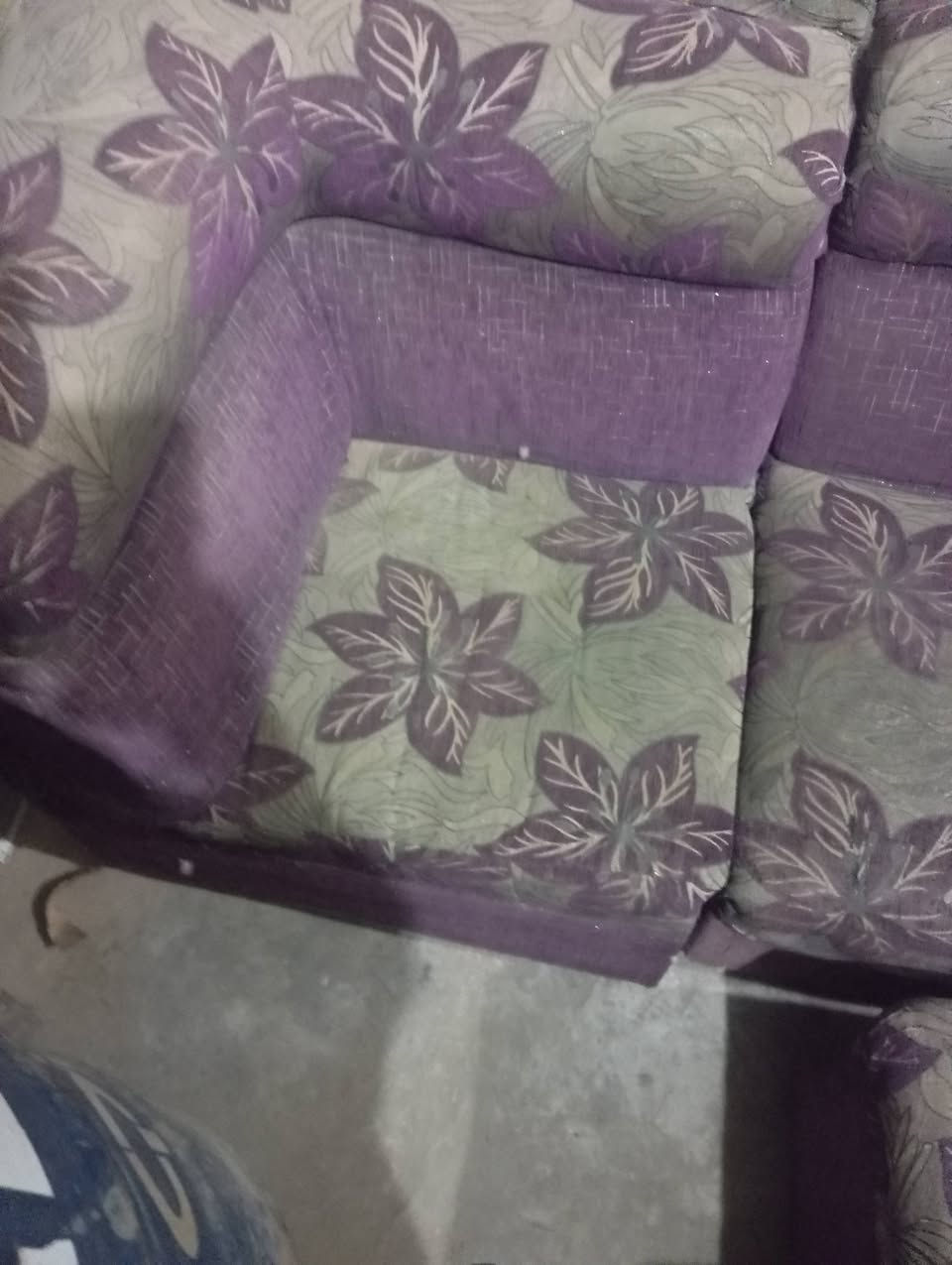 ديوان للبيع ***********
