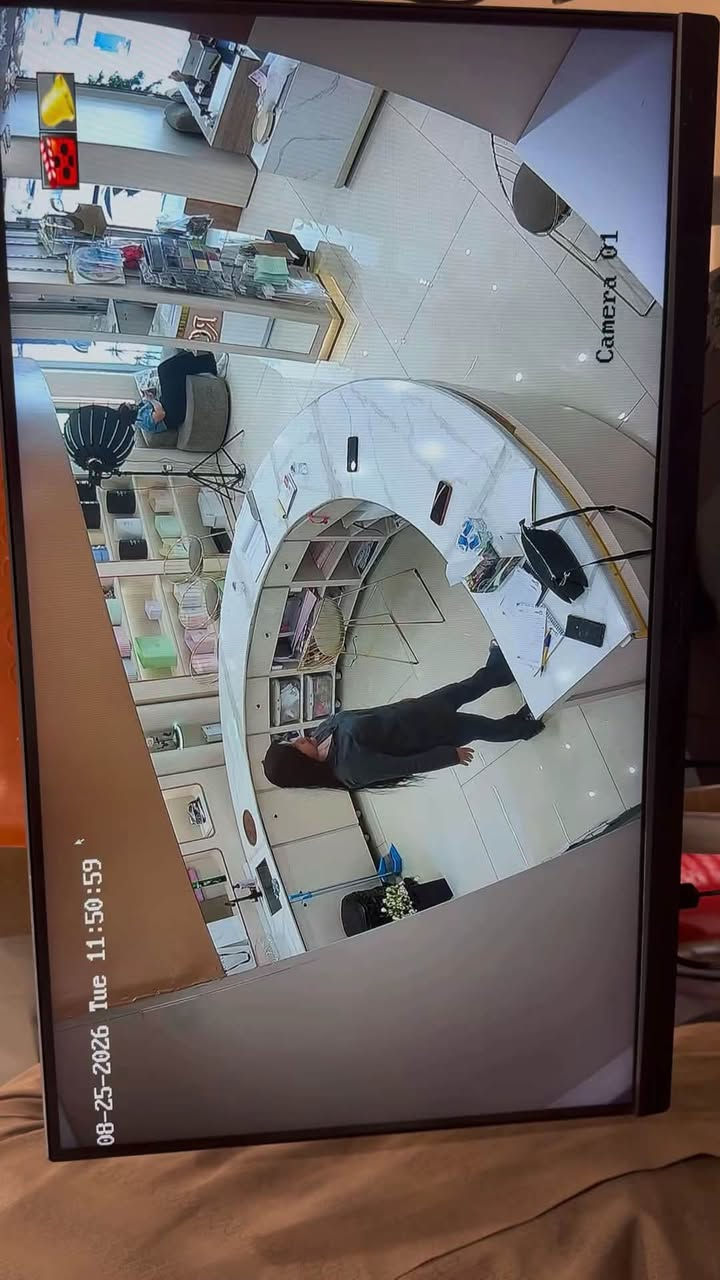 فريق العدسه الحديثة ل تنصيب كاميرات المراقبه ،منظومات صوت،الانذار المبكر ،الاقفال الذكية ،والأنظمه الذكيه
هكفجن، دهوا، اسوار
***********

نص مكتوب في الصور:
- 08-25-2026 Tue 11:50:54 Camera 01
- Camera 01 08-25-2026 Tue 11:50:59
- Camera 01 08-25-2026 Tue 11:50:51
- Camera 01 08-25-2026 Tue 11:51:01