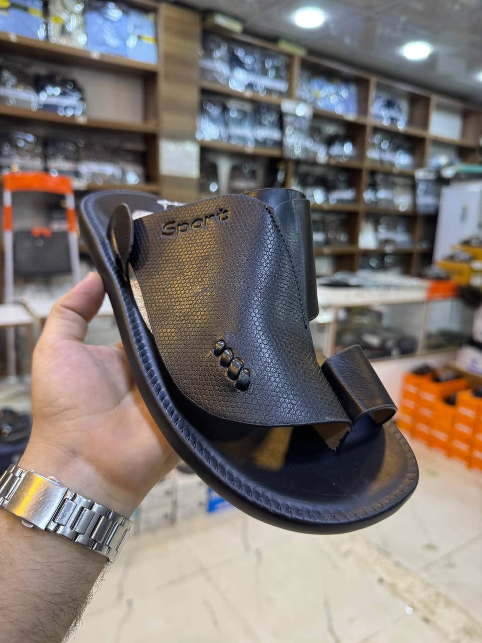 شحاطات زبيري "اسود - جوزي"
السعر 15.000 ففط
طركه ربل طبي

القياسات. 41-42-43-44-45

الشهم للزي العربي الشرقاط السوق الجديد قرب صيرفه البهار رقم المحل c1
***********
***********
خدمه توصيل جميع المحافظات 5000
