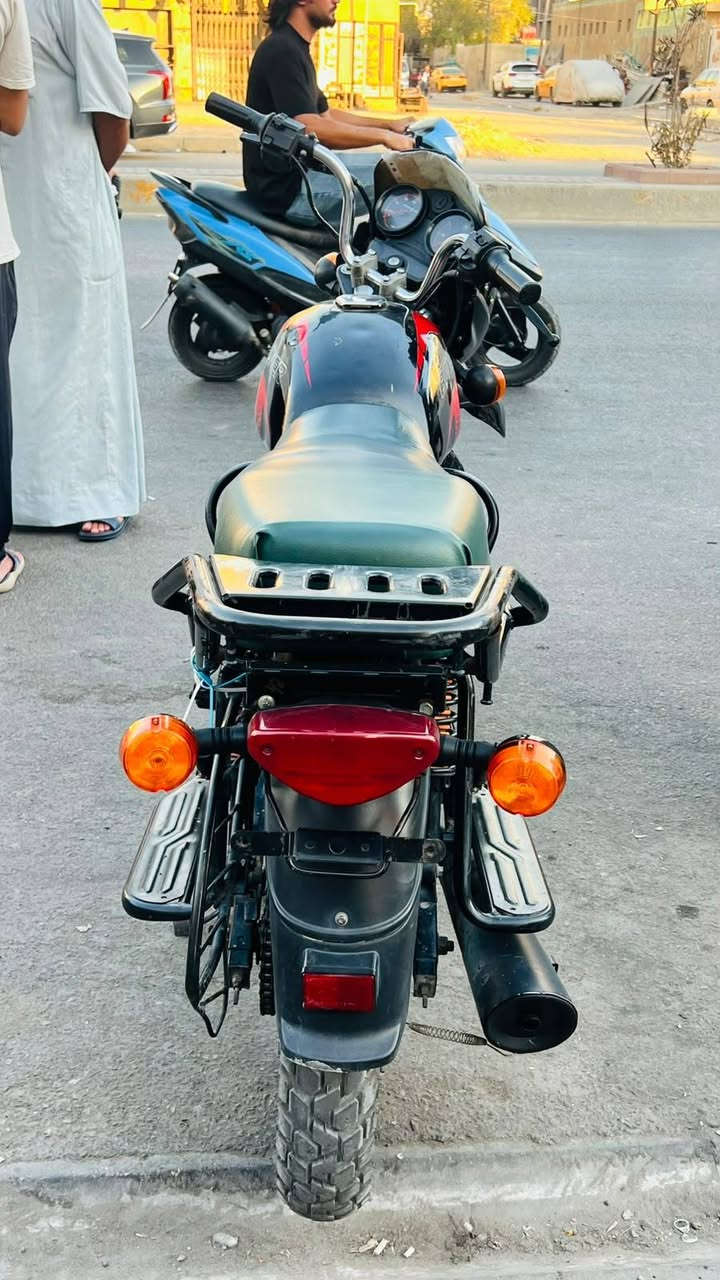 بوكسر 22 أوراق اصولي مگمرگه  مليون ونص بيهة مجال شي قليل عنواني الشعب
***********
