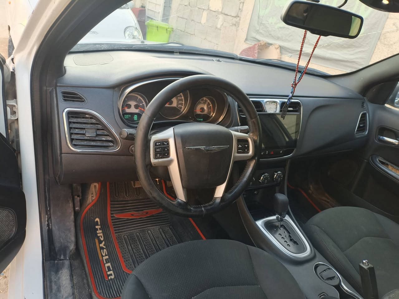 السلام عليكم سي200 موديل 11  للبيع 68ورقه وبيهه مجال بسيط مستعجل ع البيعه *********** الشراي هذا رقم تلفوني
