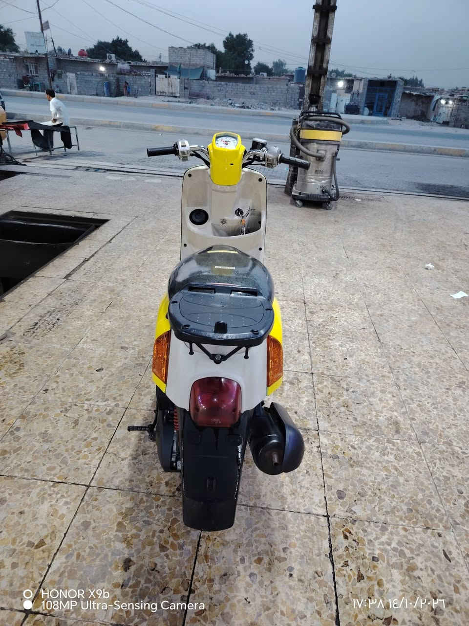 بوليسي • كابريتر • كفالة