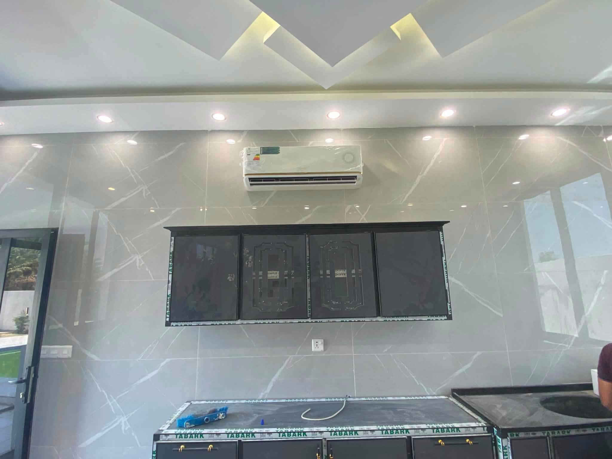 ❄️ عروض صيانة ونصب السبالت ❄️
خدمتكم لباب البيت (داخل وخارج بغداد) 🏡
⚠️ الأسعار عرض خاص وثابتة مع ضمان تنصيب 3 أشهر
🏷️ الأسعار والخدمات:
 🧼 غسل موقعي: 25 ألف
 🧽 غسل كامل (تفصيخ): 40 ألف
 🛠️ نصب جداري جديد: 50 ألف
 ⚙️ نصب مستعمل (بدون غسل): 50 ألف
 🔄 نصب مستعمل (مع الغسل): 65 ألف
 🏢 نصب كنتوري: 70 ألف
 🚚 نقل السبلت (نفس البيت): 65 ألف
✨ نتميز بـ:
 🛠️ إصلاح الليك والصيانة الموقعية (مع الضمان).
 ⛽ شحن غاز فريون أصلي مضمون.
📞 للحجز والاستفسار (واتساب):
📲 ***********

نص مكتوب في الصور:
- محمد للتبريد
- نقدم خدمات نصب وصيانة أجهزة التبريد السبالت
- باحترافية عالية ودقة في العمل
- خبرة في التعامل مع جميع أنواع المكيفات مع سرعة
- استجابة وخدمة مضمونة
- الاتصال : *********** - ***********
- Shot on realme 8
- ١٨:٤٣ ٢٠٠٧ ٢٠٢٥