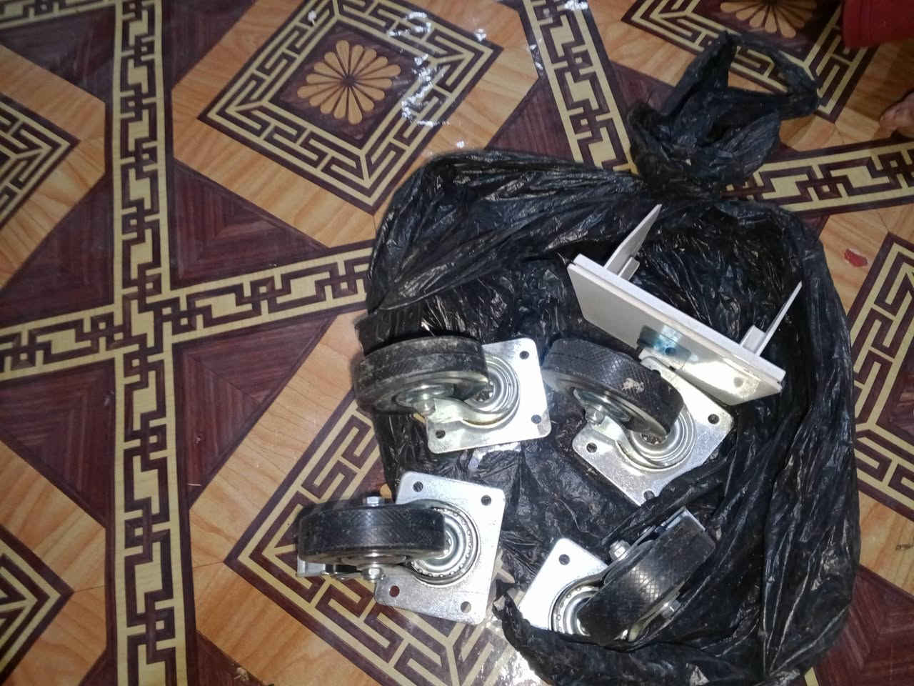 سلام عليكم كونفيرهTOSOTللبيع جدآ نضيفه مستعمله قليل 3سرع السعر 200وبيه مجال للطيبين المكان جسر ماجد الشعله رقم الموبايل ***********//‏‪***********‬‏
