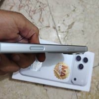 آيفون ١٧ برو ماكس • ٢٥٦ • بطارية ١٠٠٪