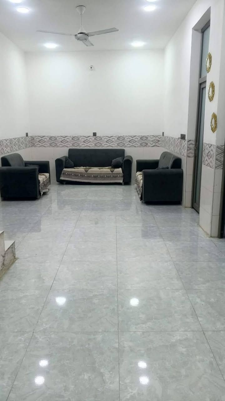 السلام عليكم بيت للبيع  طابو زراعي سند 25  المساحه 200م ورديه خارج قرب اسواق الأخوين رقم ابو البيت ***********
