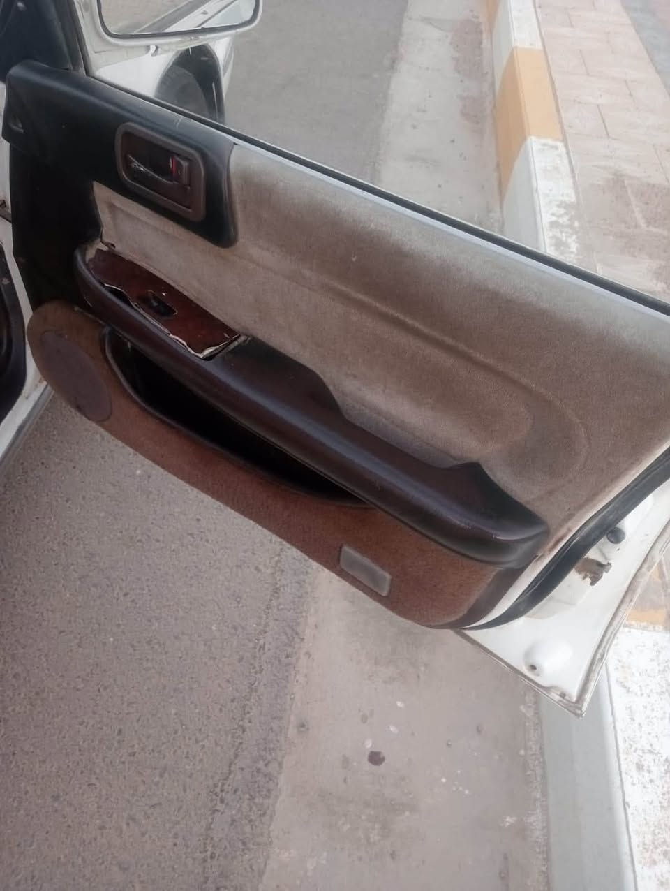 السلام عليكم كرسته موديل 91 مكينه وگير ونجي كهربائيات كلها شغاله حداديه جديده السياره مكفوله من كلشي ومشروع وطني سعرها 35 والشراي يتصل غير متواجد على الفيس ‭***********
