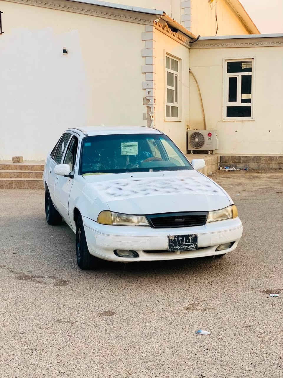 السلام عليكم للبيع. فقط. دايو سلو  موديل 1994
رقم بغداد فحص. سنويه كارتونيه ماندل صاحبها  يعني حبل ابيع واقع حال. اتكفل سرقه وطلبه 

السياره كير عادي 
كير محرك شرط مال كصه
محرك 1600 مفتوح 
كهربائيات كلها شغاله 
صدر 60‎%‎
تخم تاير 
جام كهرباء شغال
كشرها نضيف 
دواخل كلها نضيفه 
ابطاين جدد 
بدون اخياس 

سياره نضيفه وجاهزه واقتصاديه 
وصافيه 

السعر 13 وبيها مجال سعر مناسب 

مكان السياره 
صلاح الدين
 الضلوعيه 
☎️ اتصل وتدلل ( *********** )
