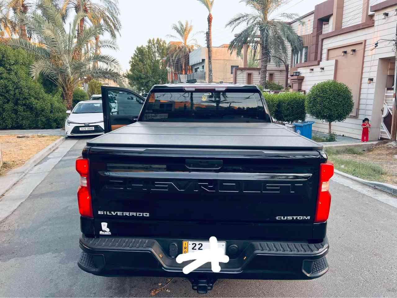 شيفروليت سلفرادو 
الموديل: 2020 اربيل تحويل او وكاله .+ كتاب تضليل باقيله اقل  السنه مع السياره  . 
 الفئة: تكساس 
 الحجم:( باب طويل بدي قصير) 
 اللون: اسود 
 المحرك : 2700.   4 سلندر فول اقتصادي التفويله تمشيك 700 كيلو .
المواصفات والتجهيزات:
تعديل الي عليهه :
 دواسات جانبية سوداء
 هوك و نفخات و سبيسرات و ترفيع و غطاء بدي داخلي و خارجي و السياره بالكامل بلاك ادشن و معدله من الداخل ايضا . 
تخم تاير جديد  . السياره ماشيه 66 فقط 
 تشغيل عن بعد + دخول ذكي بدون مفتاح
 كاميرا خلفيه 
السياره بدون أيرباك كلشي سليم بيهه و حاليا ما بيهه صبغ فقط ع كد شبرين و موضح بالسونر . . بجم كبس و صفاح كبس فقط بالبدي . 
السياره حيل جديده و ما بيهه اي نواقص 
السعر 255  وبيها مجال والسياره بعد احلى من الصور
***********واتس اب بغداد, العراق

