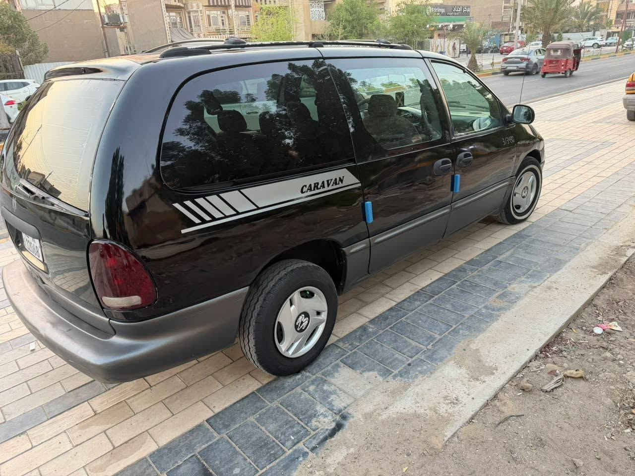 دوج للبيع موديل 2000 مكينه كير دواخل انضاف رقم جديد الاستفسار اكثر انتصل *********** *7راكب او امراوس سياره زغيره نضيفه
