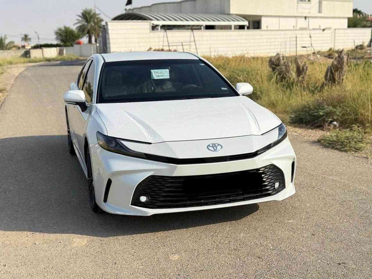 كامري موديل 2025 خليجي سازاصلي تجي بانزين فقط بدون هايبرد مكينه4سلندر 2500 تنفس طبيعي 
كفاله عامه من الشخط كلشي بيهه بوضع الشركه ع البلاد 
ماشيه60 الف  ع ايد وحده من الزيرو 
سياره مال بيت
مواصفات LE بدون فتحه 
داخل بيجي بصمه شاشه كبيره كارد بلي كشن كهرباء  تبريد قطعتين 
شاحن لاسلكي حساسات كامره خلفيه 
لايتات زينون عالي ناصي
داخل لدات 
وبكلايت لدات 
رقم اربيل بسمي 
السعر 253 بي مجال بسيط
اخي العزيز شراي تعجبك  ع عيني وراسي اخليك
اقره المنشور وخابرني مو شراي لاتتصل  
مكان السياره ديالى بعقوبه 
للاستفسار ‭***********‬ المقدادية, ديالى
