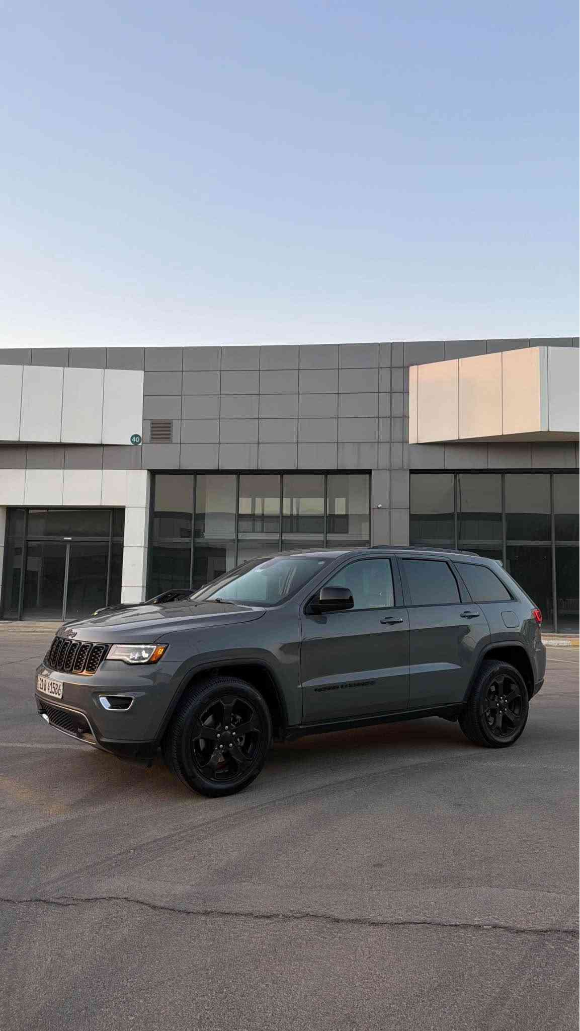 ***********
Jeep grand Cherokee 
مۆدێلی 2021. بلاک تۆپ - دەرگا کارەبای شە فت - کوشن هیتەر و کارەبای - سوکان کارەبای - سێ ڕادار - شەغال- ئۆتۆ ستارت - لایت لید - 69 هەزار مایل ڕۆیشتووە - دوو پارچەی بۆیاغە بێ ناوگرتن و بێ ئێرباگ ڕەسمی سۆنەریم داناوە 
ژمارەی شاسی 1C4RJFAG4MC810044 السليمانية, العراق
